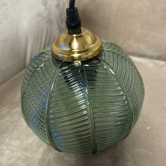 Green Pendant lighting fixture - Picture 4 of 17